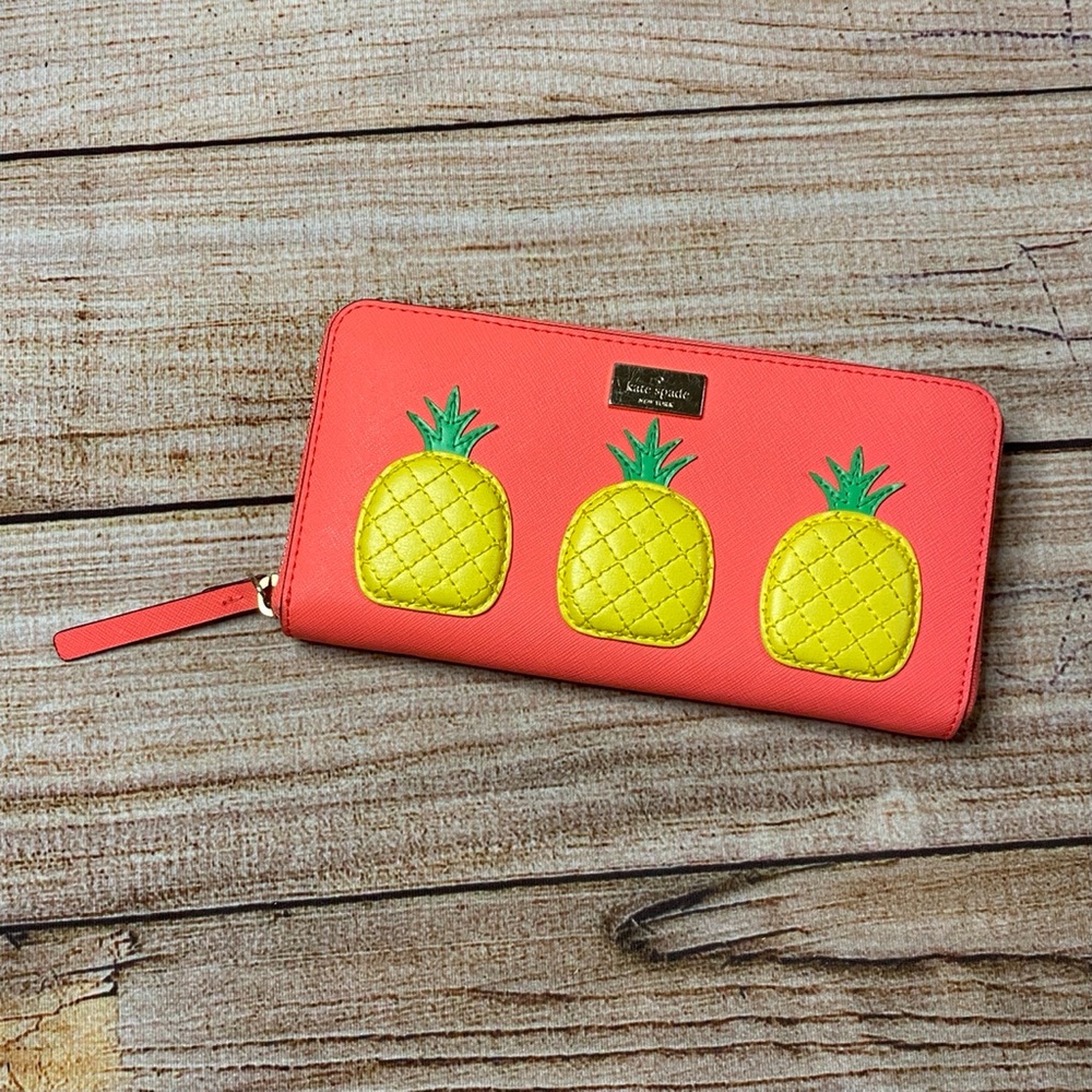 Kate Spade RARE “How Refreshing” Pineapple Wallet